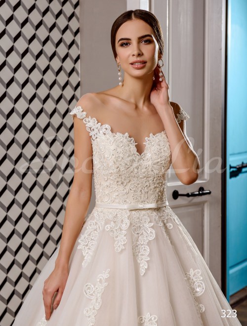 https://www.sposa-lia.com/images/stories/virtuemart/product/323       (2).jpg